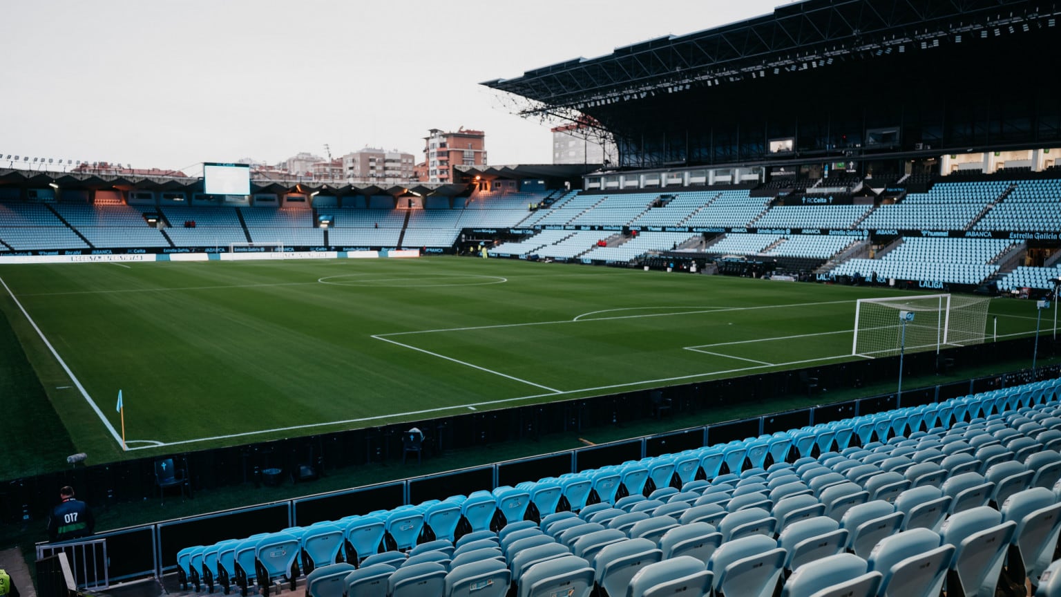 Así lucía el césped de Balaídos antes del Celta- Real Madrid