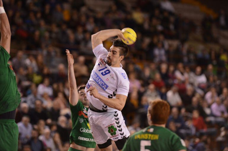 Juanjo Fernández, en acción de lanzamiento