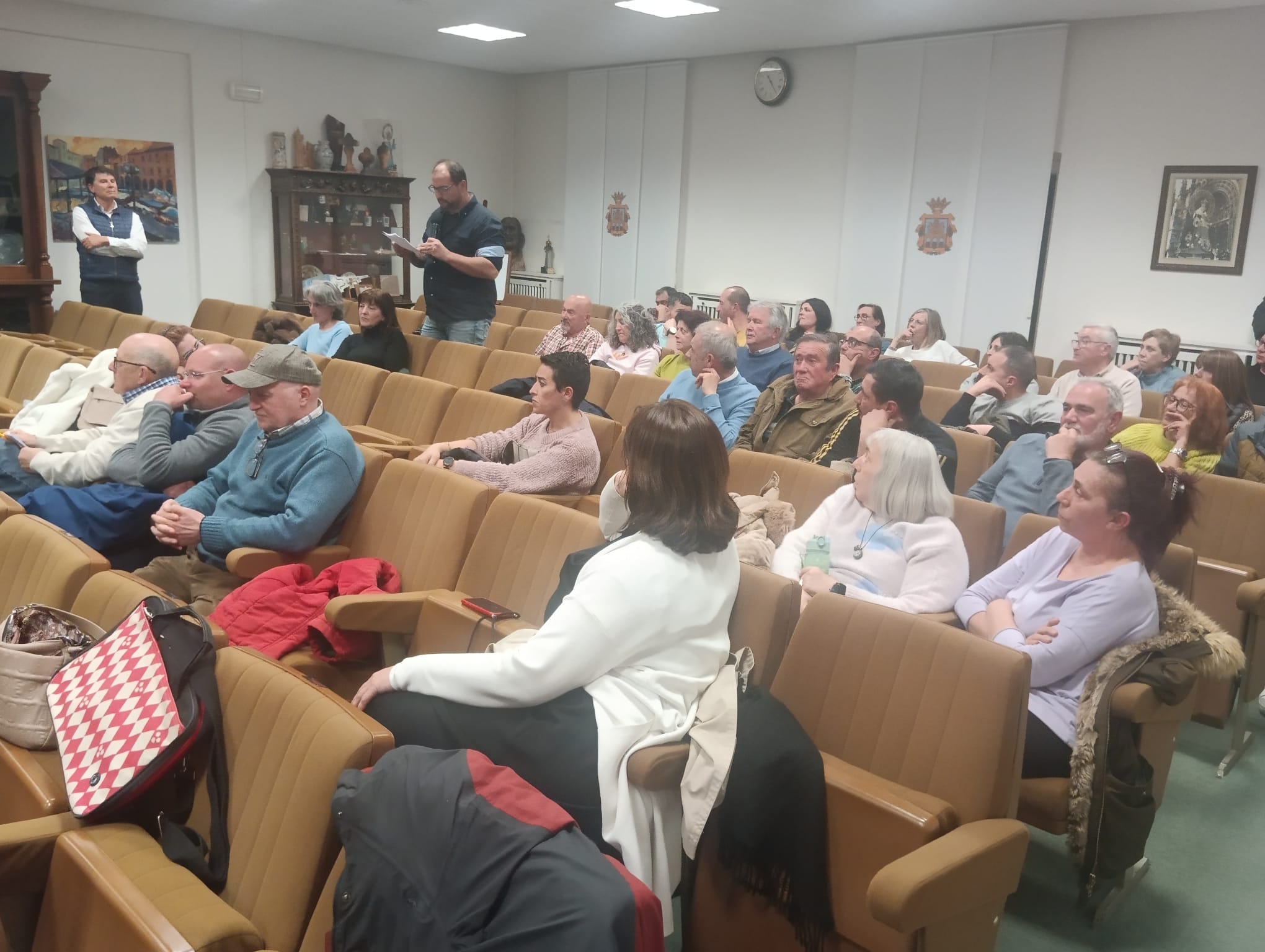 Varios vecinos afectados acudieron el pasado jueves para intervenir en el turno de ruegos y preguntas del público tras el pleno ordinario de marzo