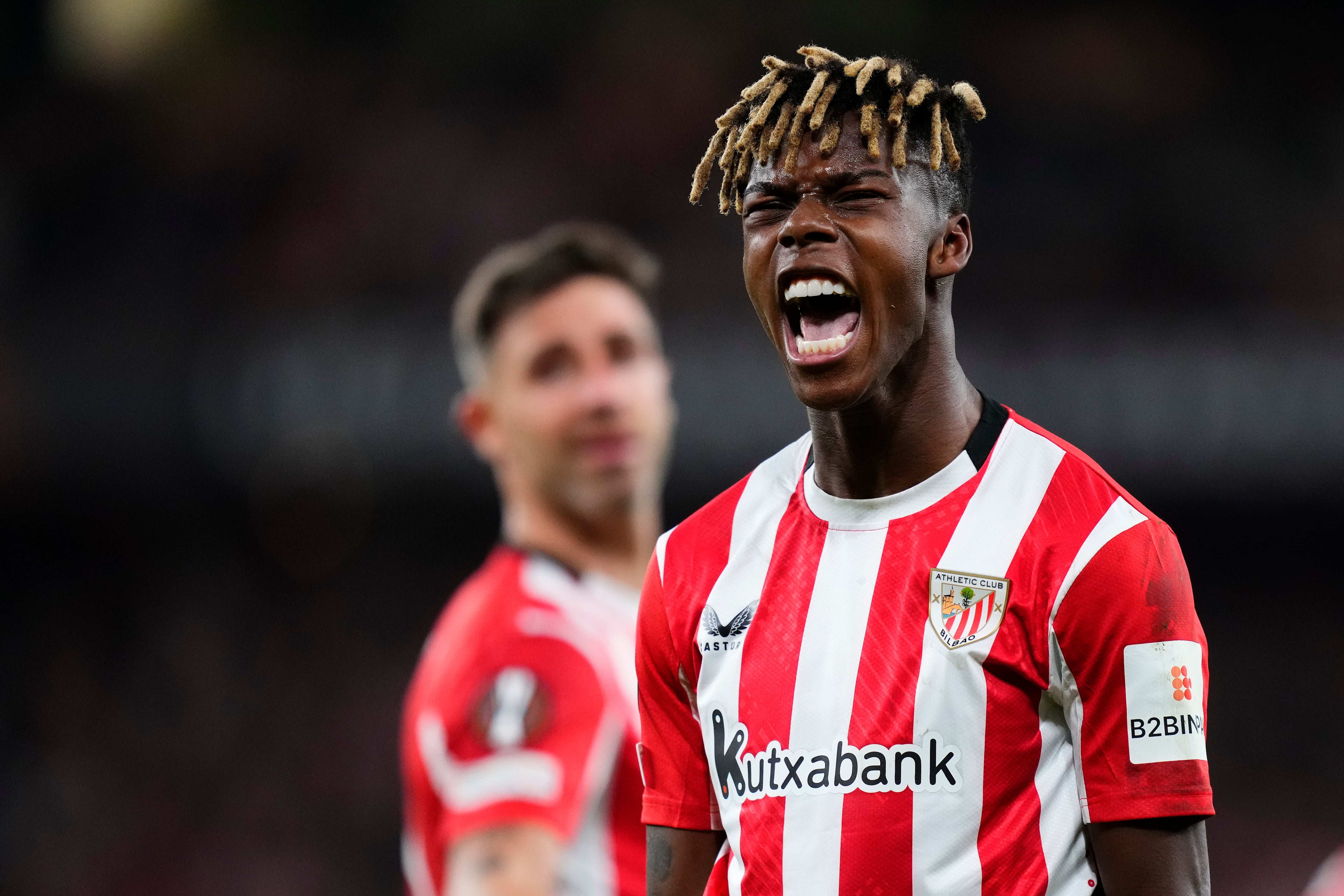 Nico Williams durante el partido de UEFA Europa League 2024/2025