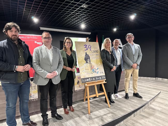 Jaén celebra su Feria del Libro con más de 100 actividades y la escritora Luz Gabás como pregonera