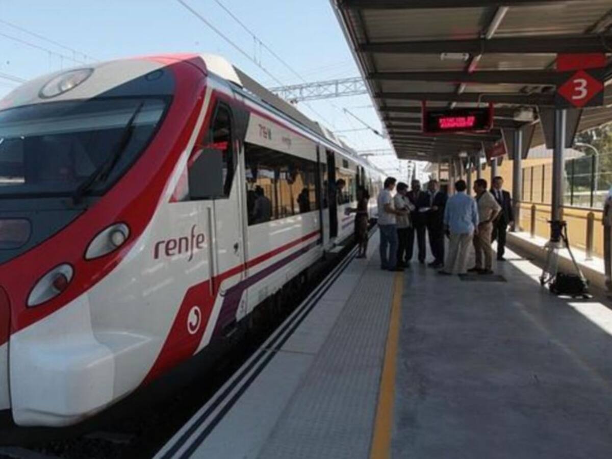 "Ya no pedimos trenes más veloces, sino que sigan todo el año los del verano"
