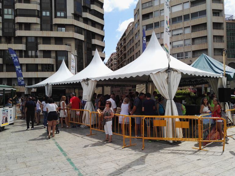 El Racó SER Fester se ubica frente a la Oficina de Turismo