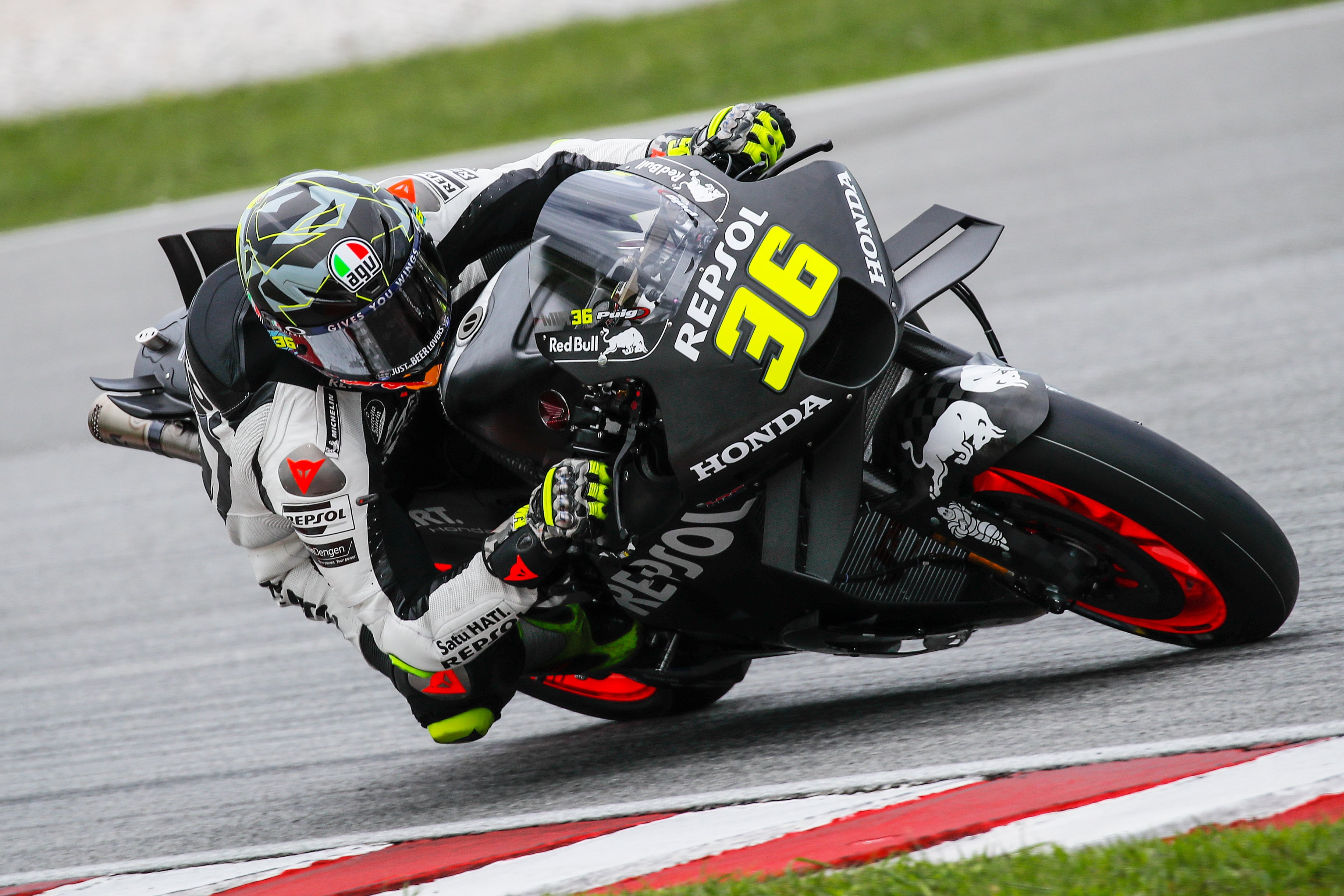 Sepang (Malaysia), 11/02/2023.- Spanish MotoGP rider Joan Mir of Repsol Honda Team in action during the second day of the MotoGP pre-season test session at the Sepang International Circuit, in Sepang, Malaysia, 11 February 2023. (Motociclismo, Ciclismo, Malasia) EFE/EPA/FAZRY ISMAIL
