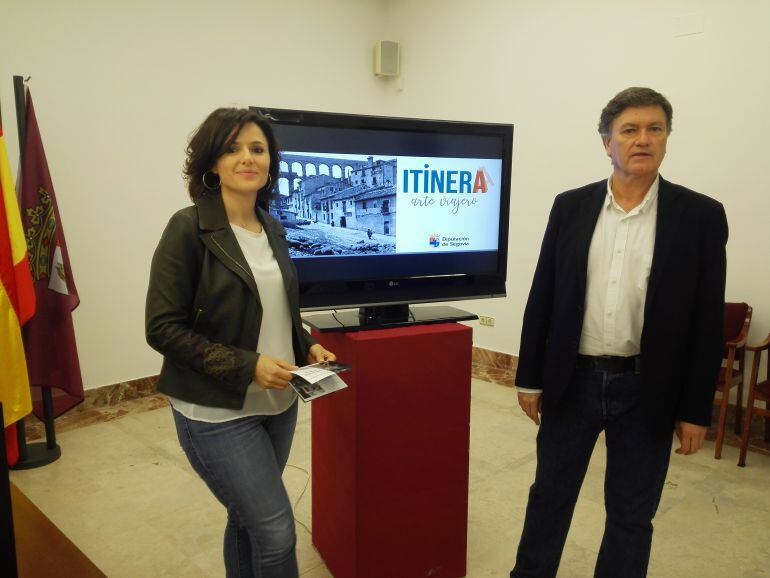 El presidente de la Diputacion Francisco Vázquez y la diputada de Cultura Sara Dueñas.