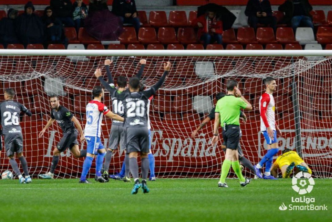 Reacción de los futbolistas tras el gol del Numancia