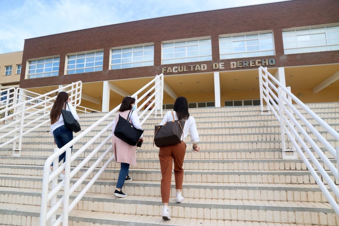 &#039;MeeToo Universidad&#039; se constituyó con el fin de visibilizar las violencias machistas en las universidades de España