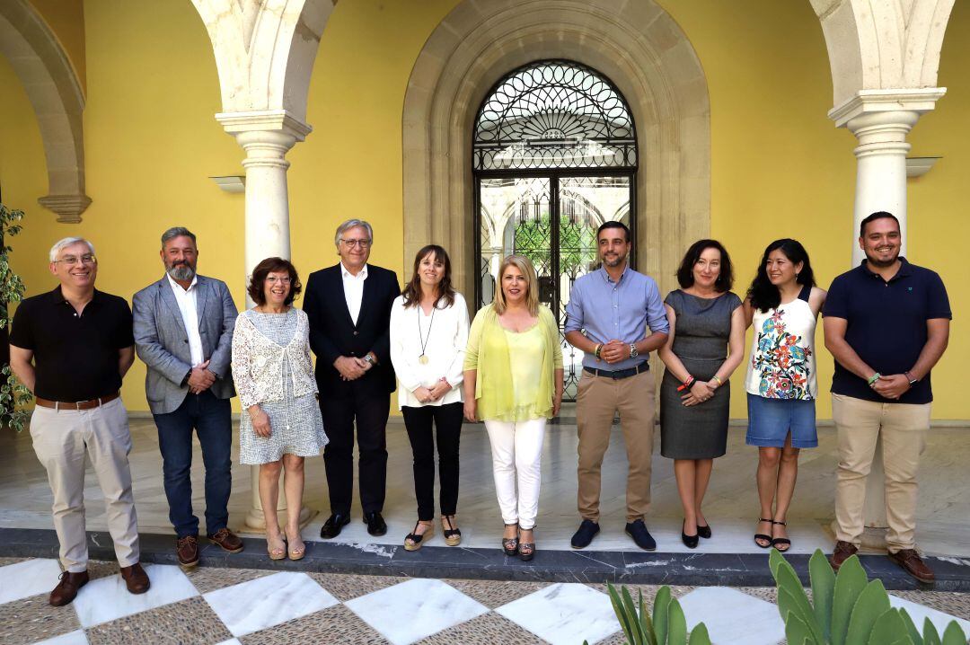 Nuevo gobierno municipal de Jerez este martes en el patio del Ayuntamiento