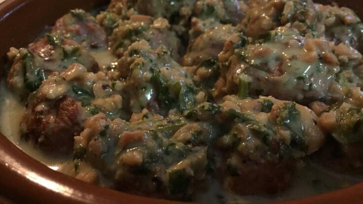 Albóndigas de carne y verduras en su jugo