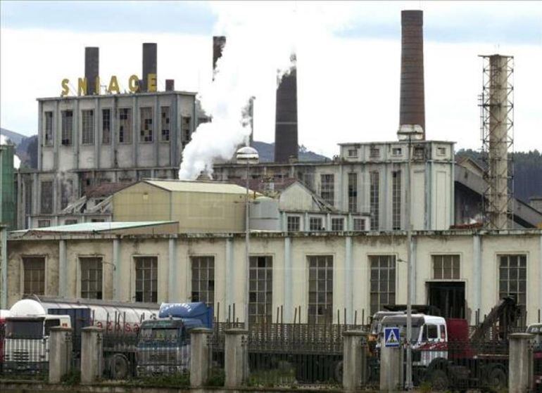 Imagen de archivo de Sniace, cuando la fábrica de Torrelavega estaba en funcionamiento.