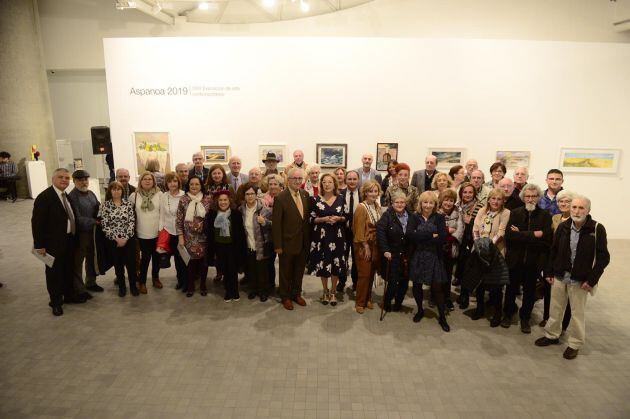 Participantes en la muestra artística y solidaria de Aspanoa