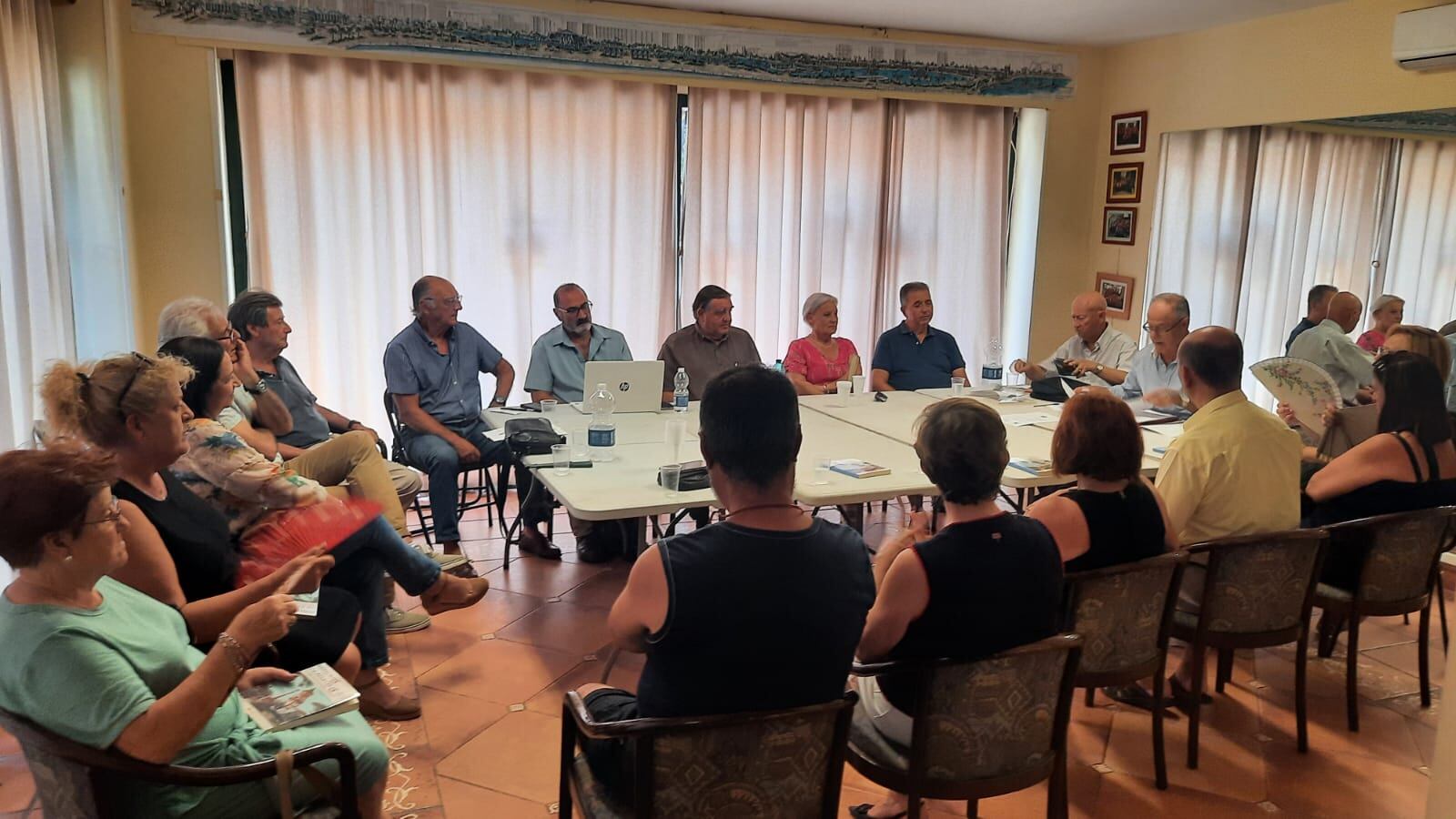 Un momento de la asamblea realizada por la la federación vecinal FAPACSA