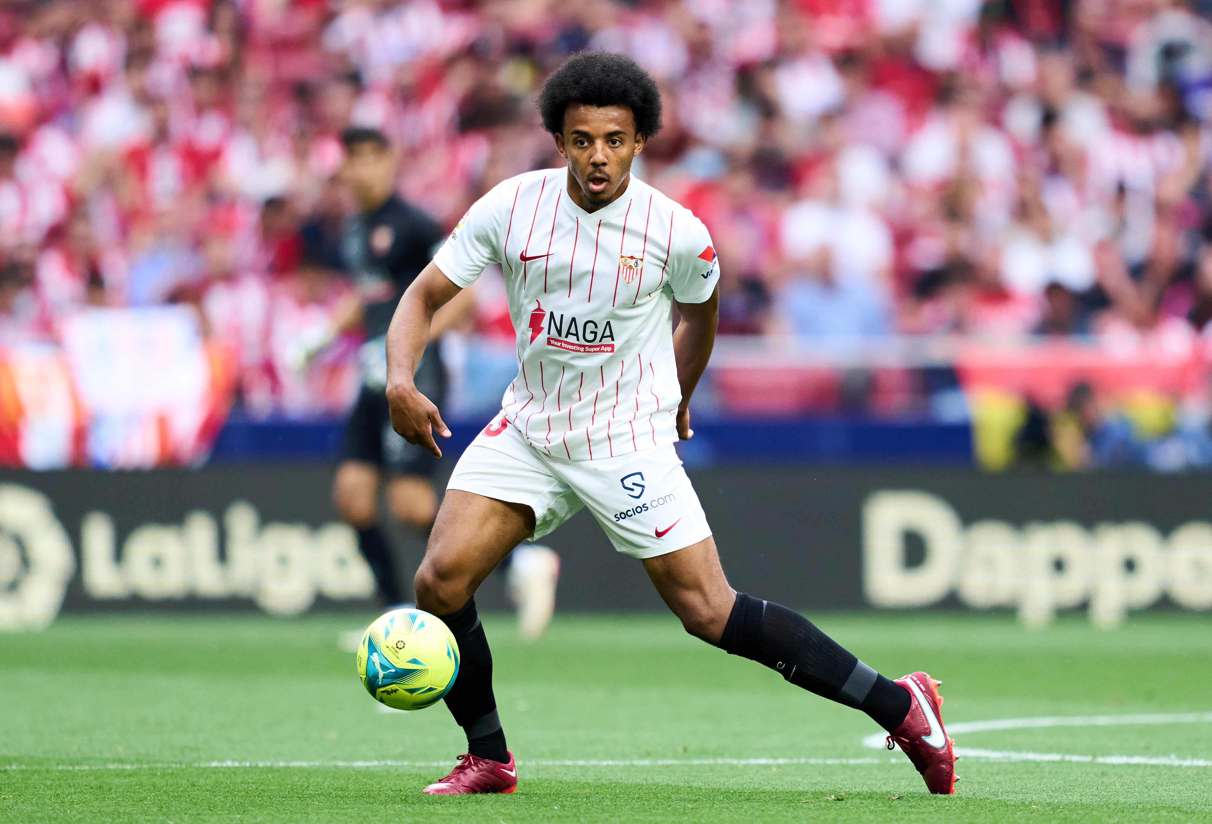 Koundé, durante un encuentro del Sevilla ante el Atleti.