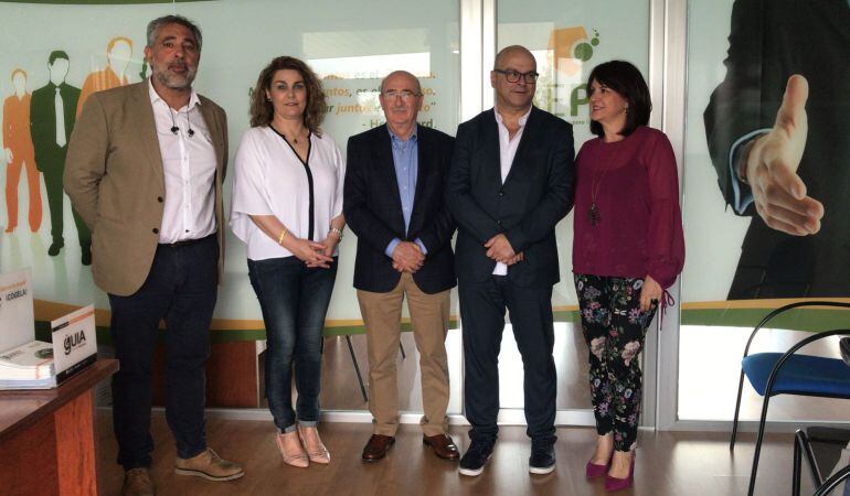 Representantes del PSOE se reúne con los empresarios del Polígono de los Olivares.