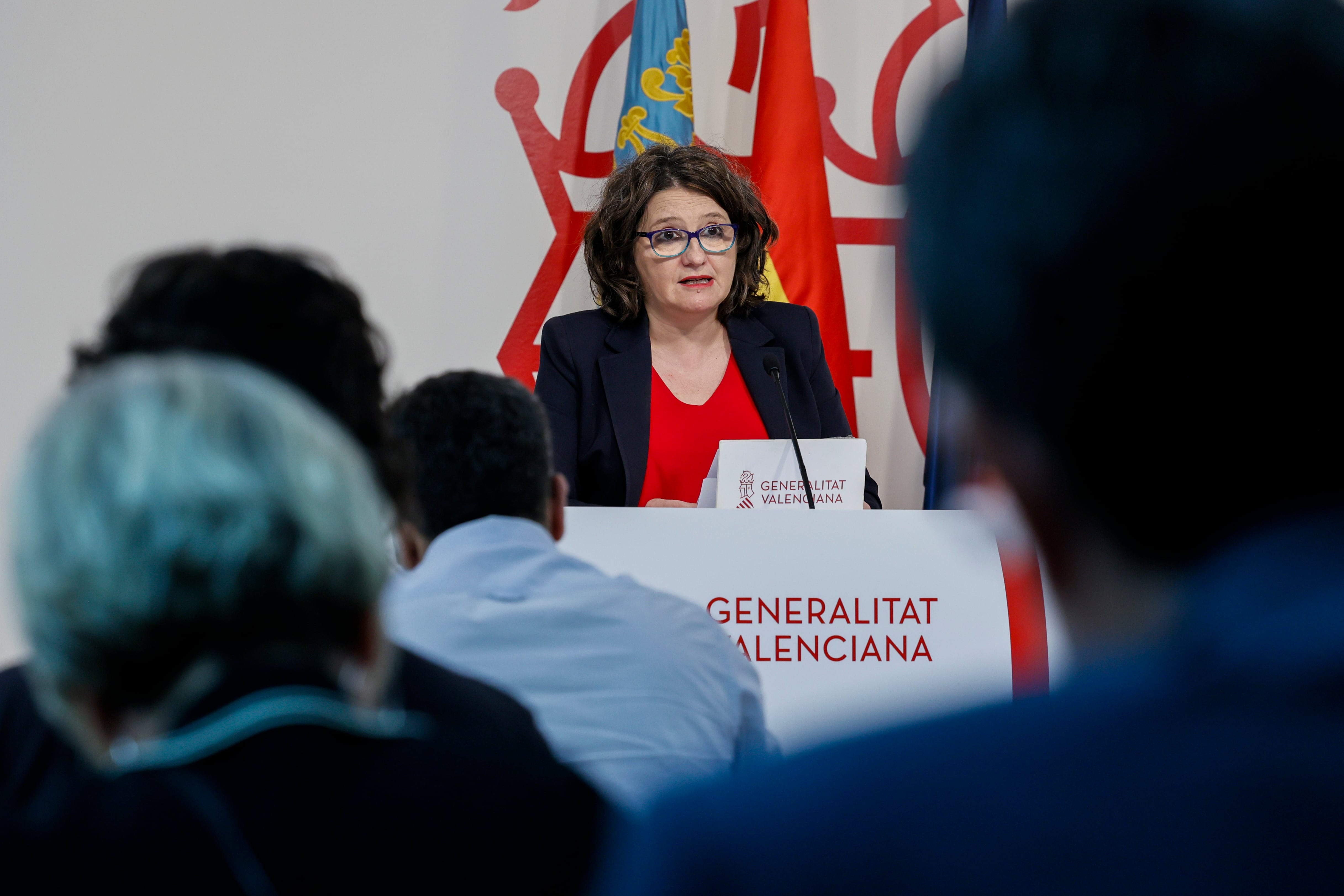 La vicepresidenta y portavoz del Consell, Mónica Oltra, durante una rueda de prensa tras el pleno del Consell.