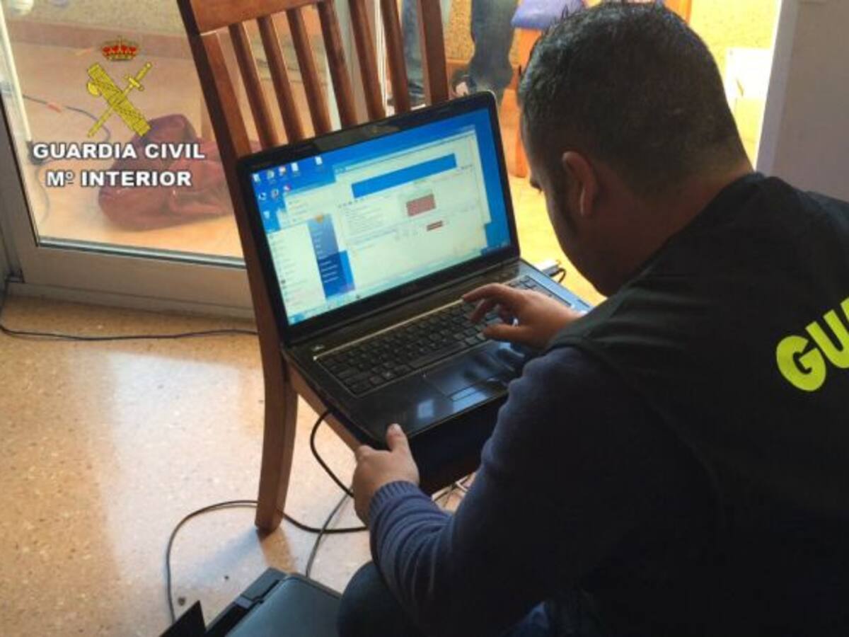 Desmantelan una red que había realizado más de 200 delitos de estafa a través de internet