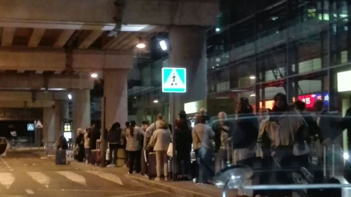 Alicante huye de polémicas con Elche por los taxistas del aeropuerto y dice que las colas debe solucionarlas la Generalitat