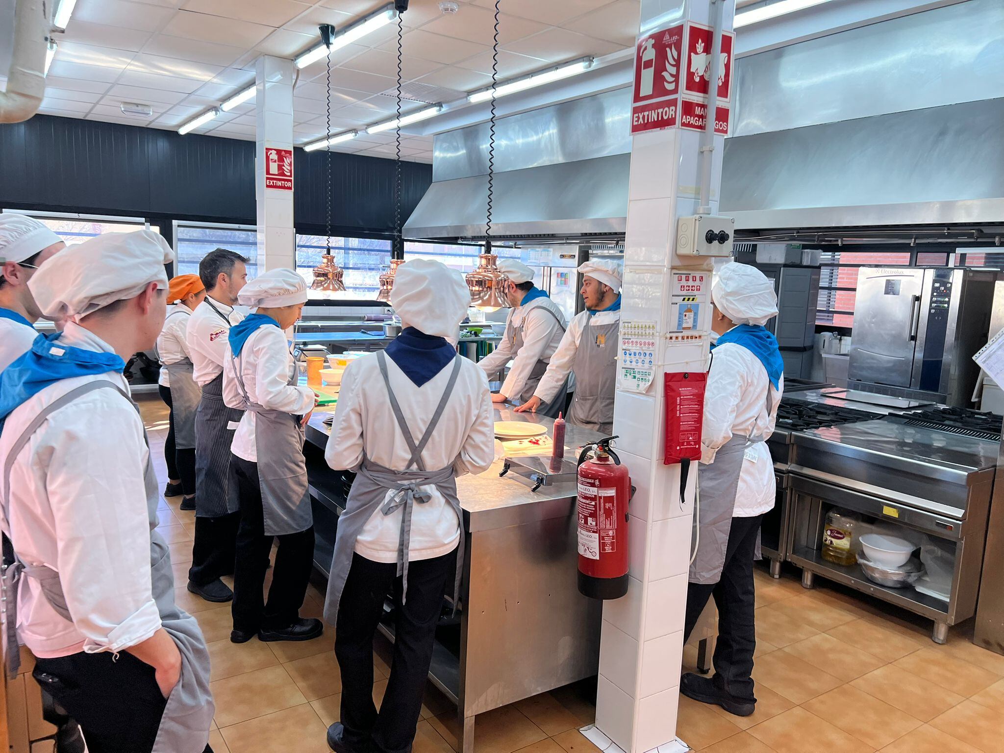 El 'laboratorio' del talento en Cartagena: viaje al centro donde la gastronomía del futuro se cocina a fuego rápido