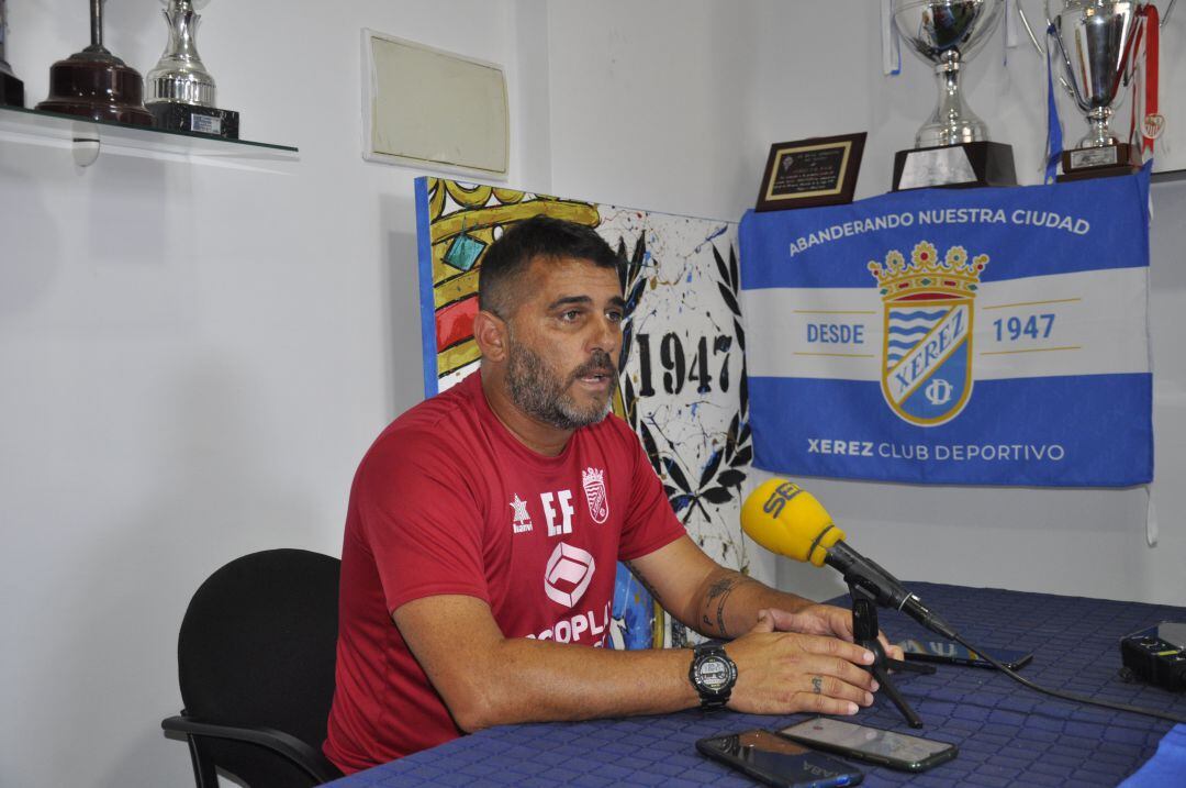 Emilio fajardo en rueda de prensa