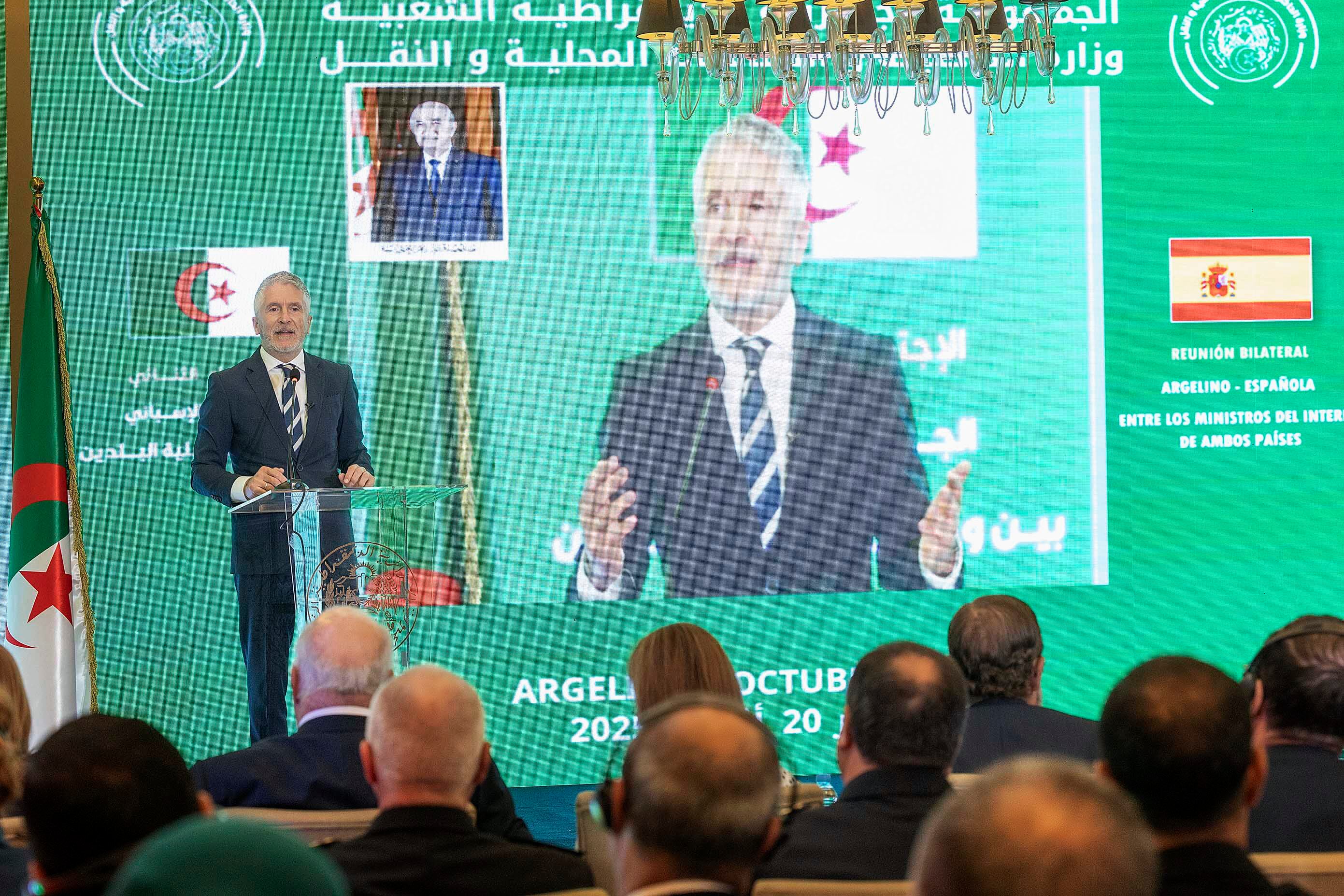 El ministro Marlaska durante el encuentro