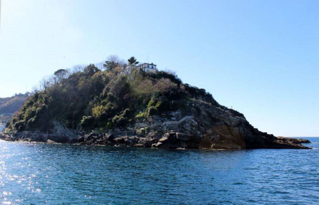 Paisaje de la Isla de Santa Clara, donde está ubicada la escultura &quot;Hondalea&quot; de Cristina Iglesias