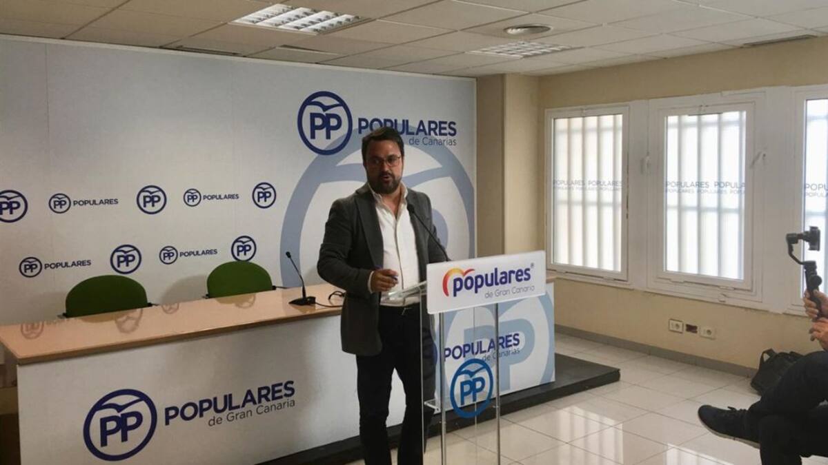 Antona (PP) se postula como tercera vía para presidir el Gobierno canario