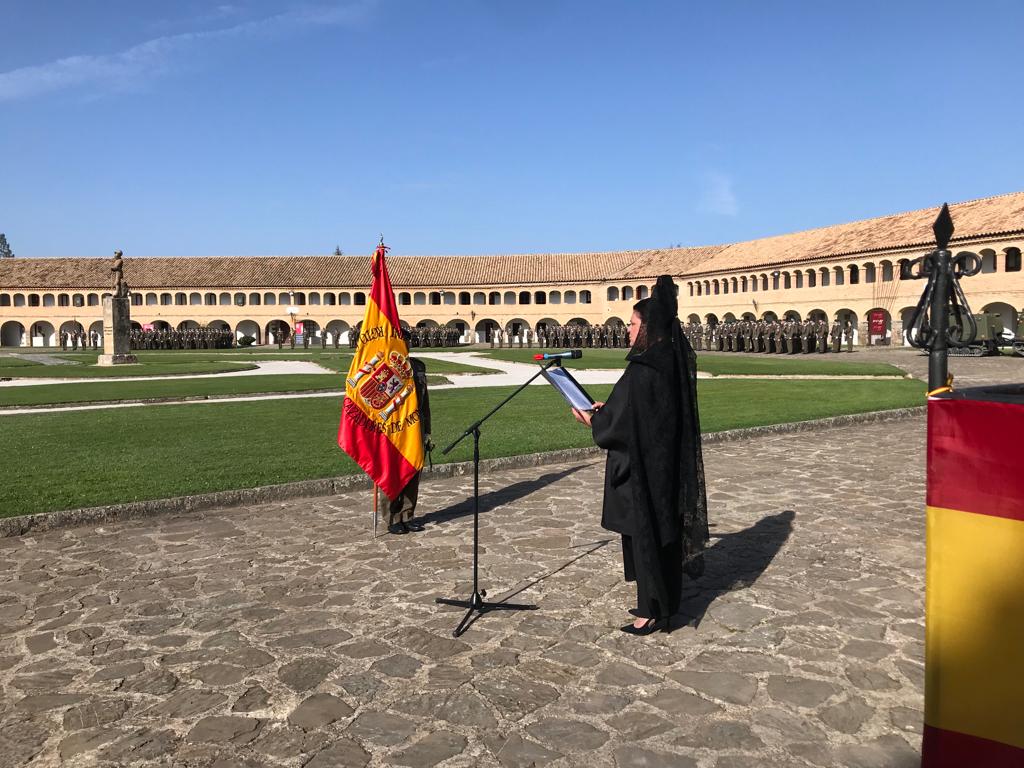 Entrega de la nueva bandra al Regimiento de Jaca