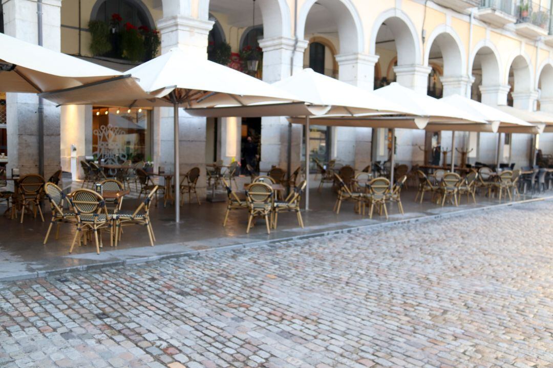 Terrazas en la plaza de la Independencia de Girona