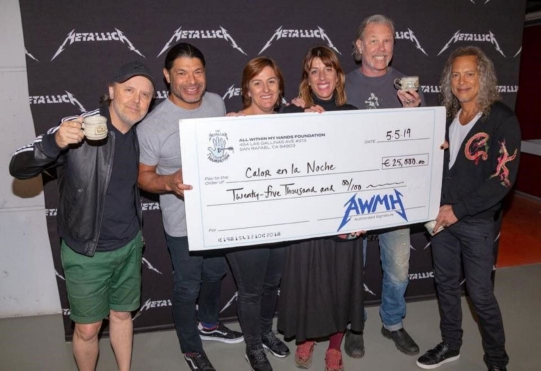 El grupo Metallica dona 25.000 euros a la asociación Calor en la Noche