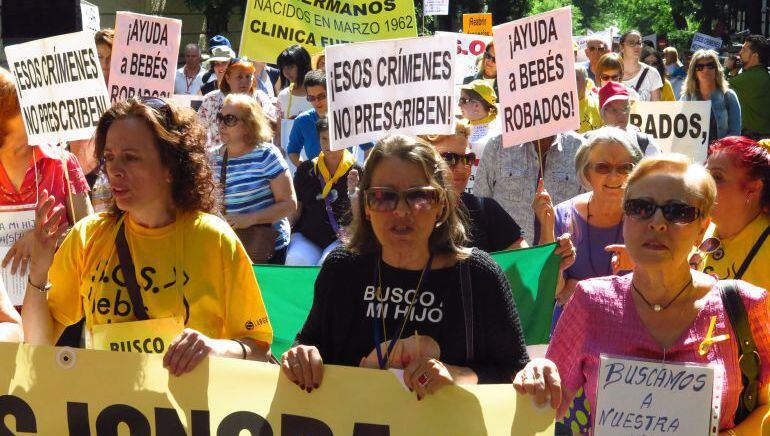 Manifestación de víctimas del robo de bebés