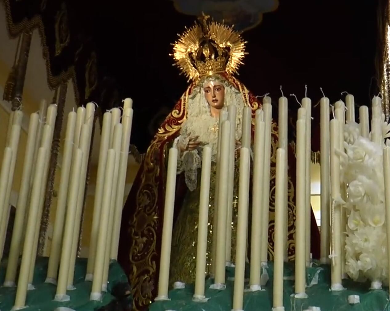 La Virgen del Rosario de La Milagrosa en su paso de palio para la salida extraordinaria de este sábado