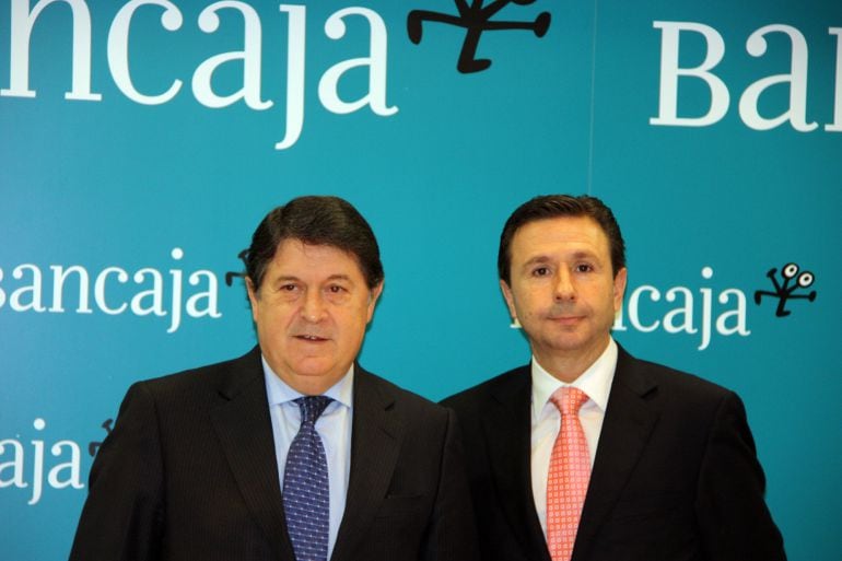 José Luis Olivas (d) y Aurelio Izquierdo, exdirector general de Bancaja