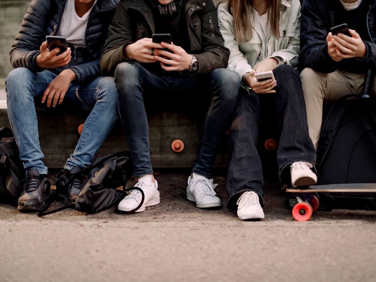 Los móviles nos enganchan más por lo que prometen que por lo que dan