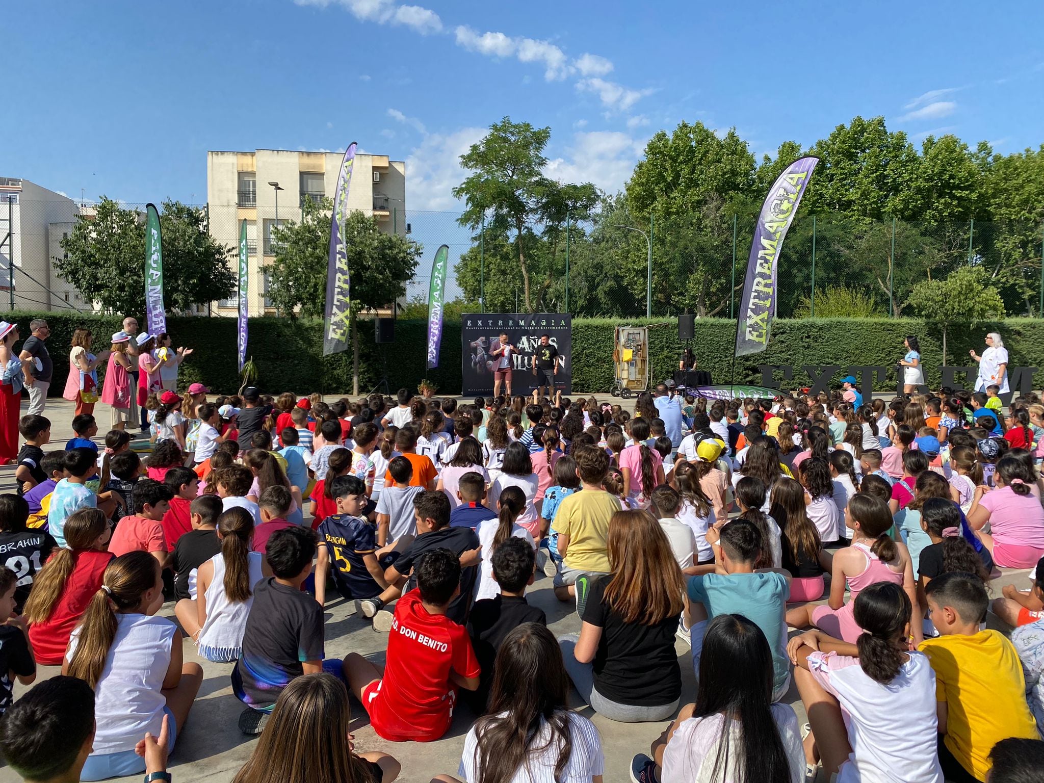 Extremagia 2024 inicia su recorrido en el Colegio Donoso Cortes