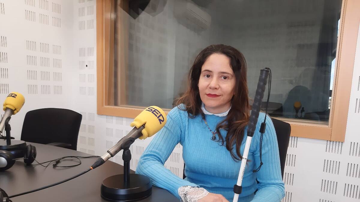 Charlamos con Elisa González cumple su primer mes como directora de la agencia de la ONCE en Getafe (aunque también gestiona otros municipios como Pinto, Parla, Torrejón de la Calzada y Torrejón de Velasco)