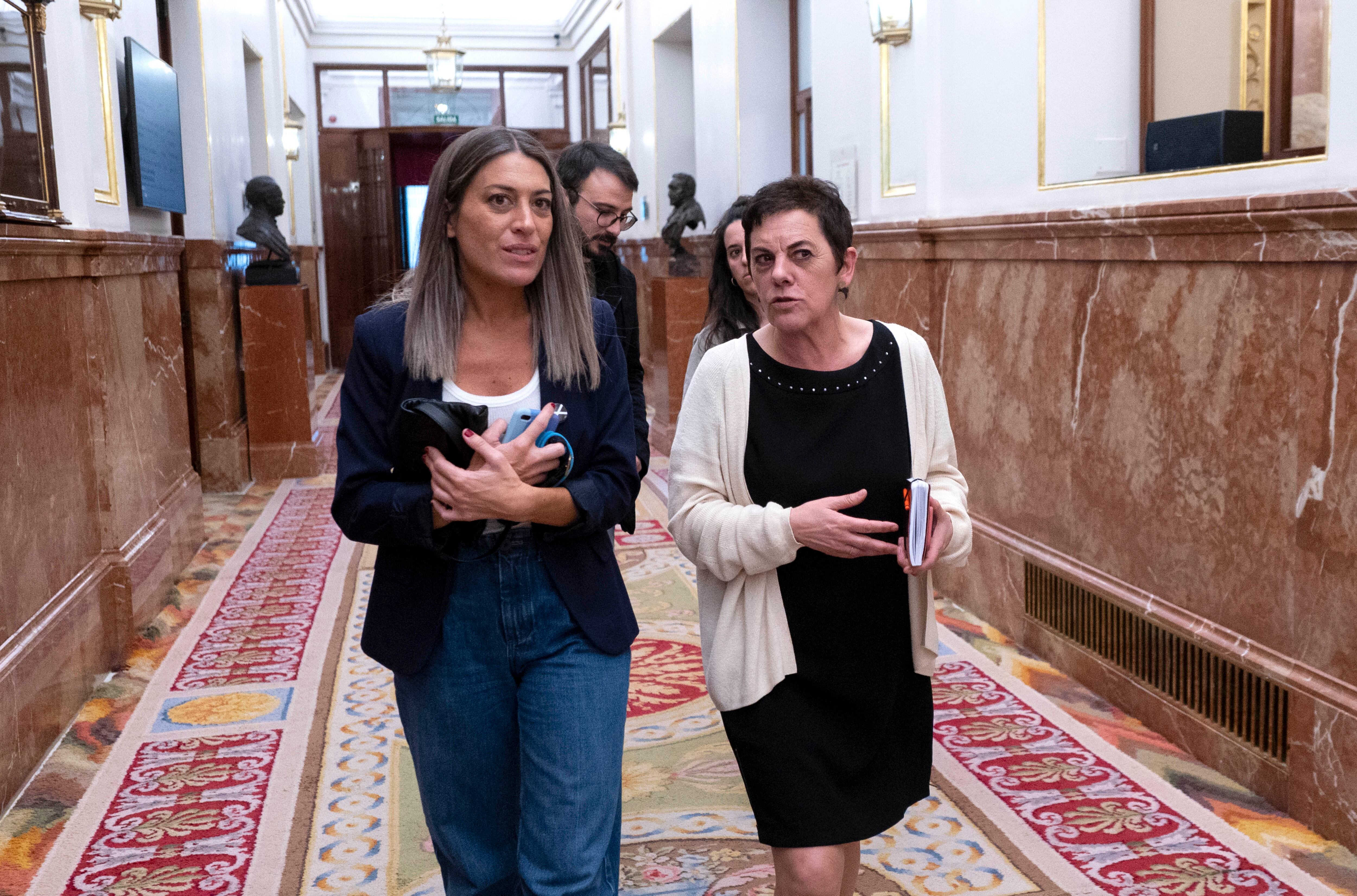 Las portavoces de Junts y EH Bildu, Miriam Nogueras y Mertxe Aizpurua, en el Congreso de los Diputados