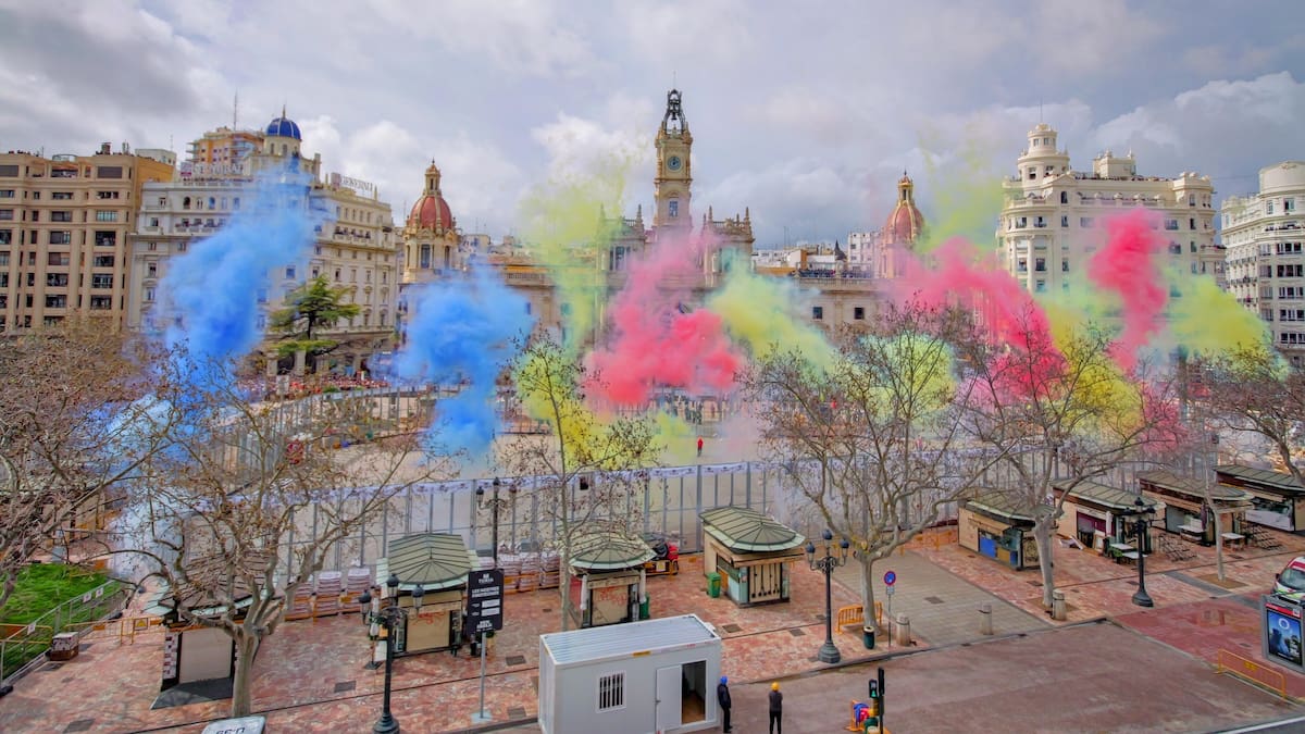 Pirotecnia Pibierzo retoma el calendario pirotécnico con una mascletà potente en un día lluvioso