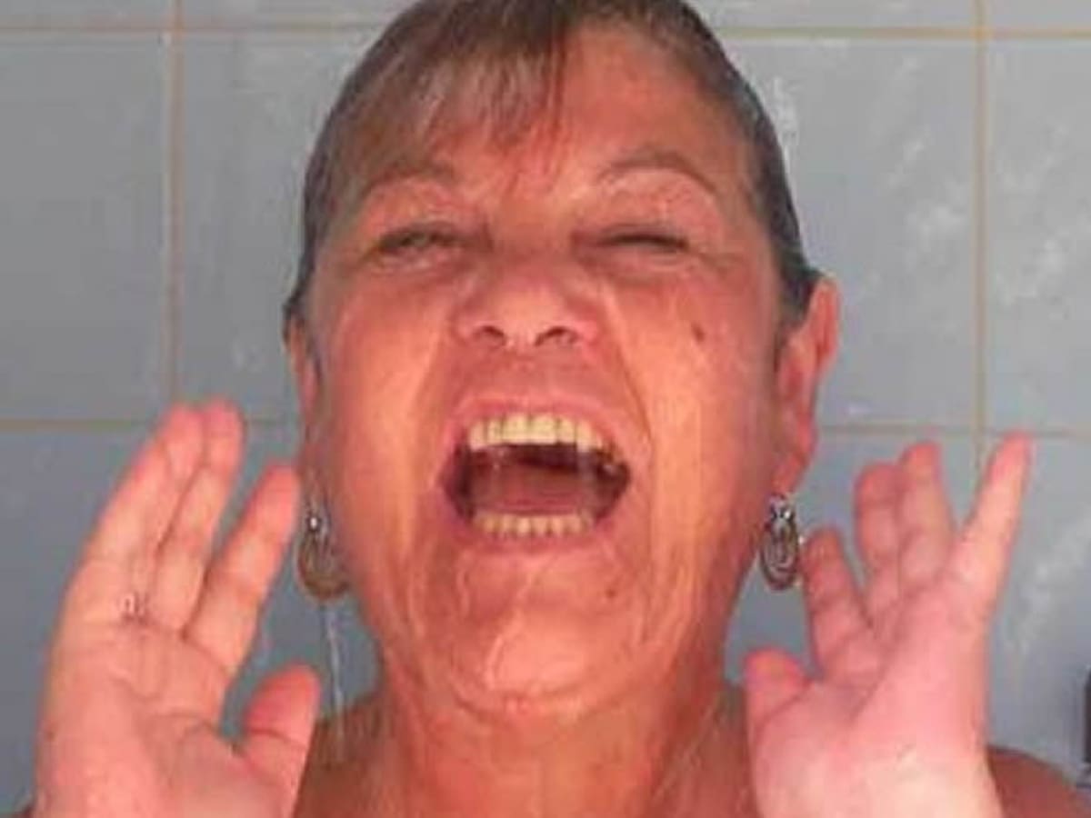 La ministra uruguaya de Interior cuelga en Facebook fotos suyas en la ducha