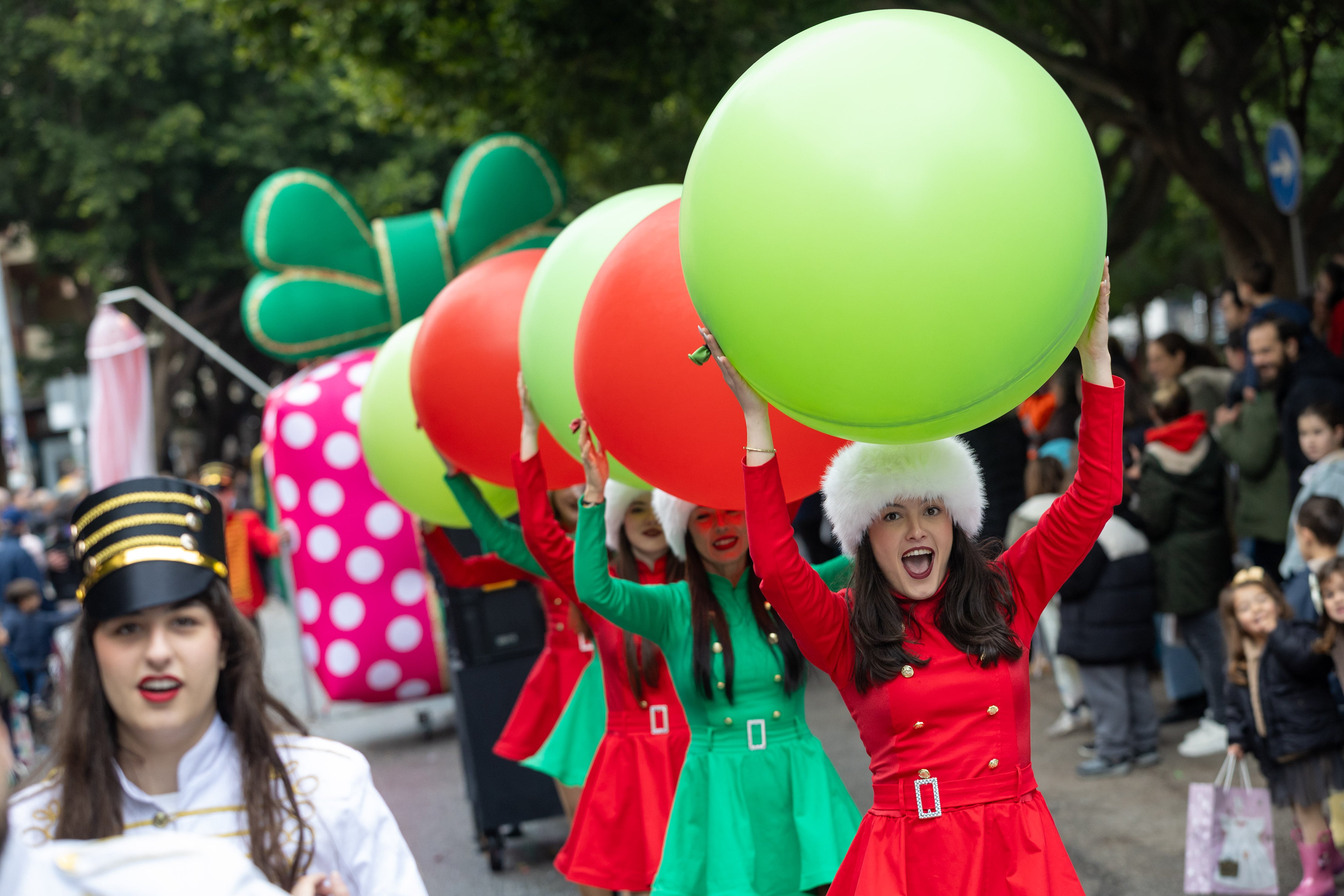 MÁLAGA (ESPAÑA), 03/01/2026.- Cabalgata de Reyes Magos en el barrio de Teatinos-Universidad adelantada a este sábado por la previsión de lluvias para el fin de semana en la ciudad