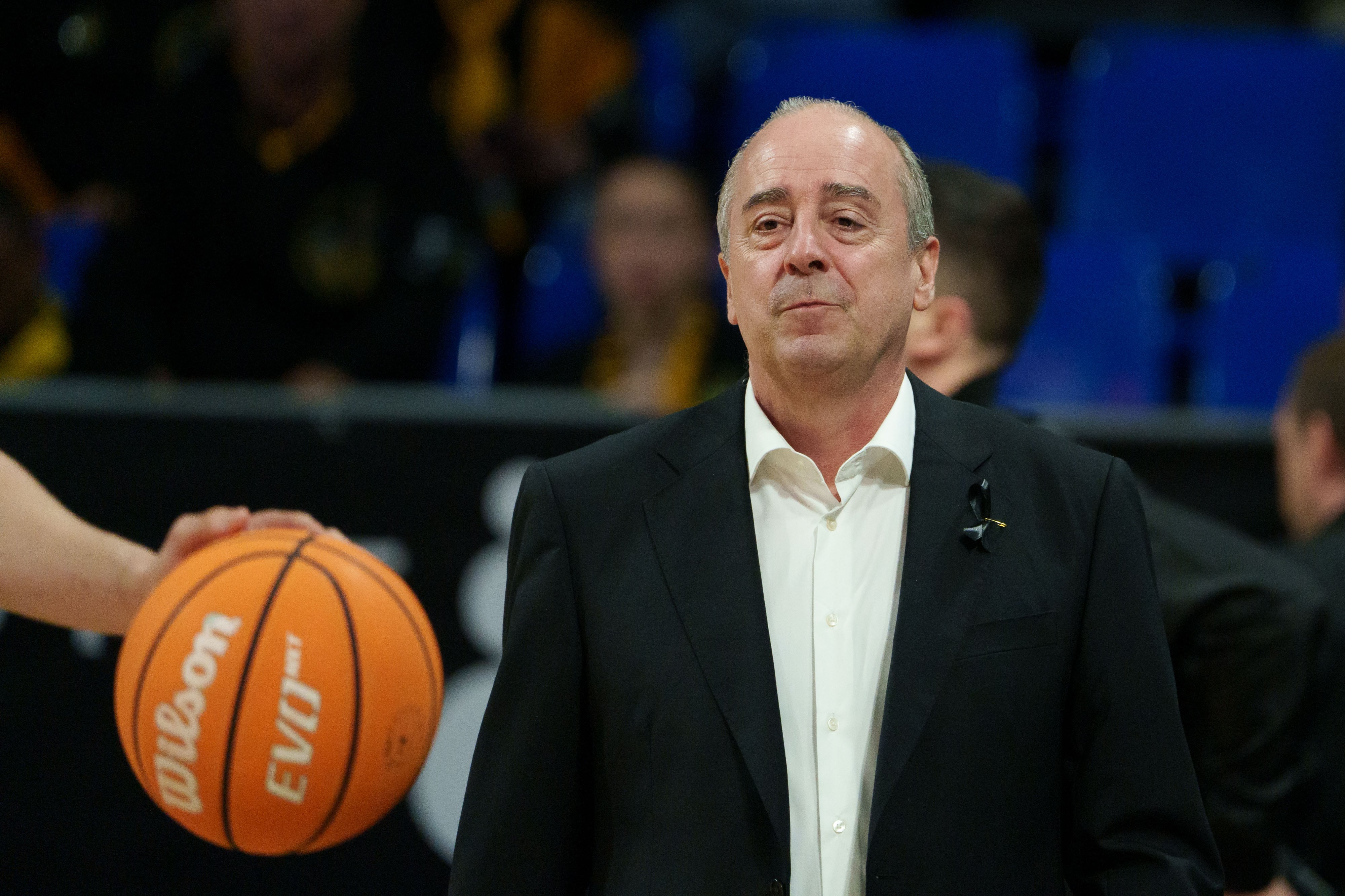 LA LAGUNA (TENERIFE), 14/03/2026.- El entrenador del La Laguna Tenerife, Txus Vidorreta, durante el partido correspondiente a la Liga Endesa que se celebra este sábado en el Pabellón Santiago Martín de La Laguna (Tenerife), entre el La Laguna Tenerife y el Valencia Basket. EFE/Ramón de la Rocha