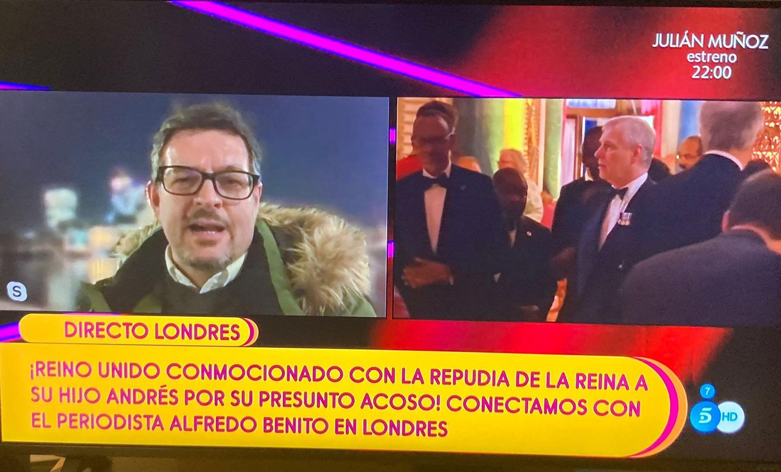 Captura con la imagen del periodista freelance, Alfredo Benito, en uno de sus múltiples directos para medios españoles desde el Reino Unido