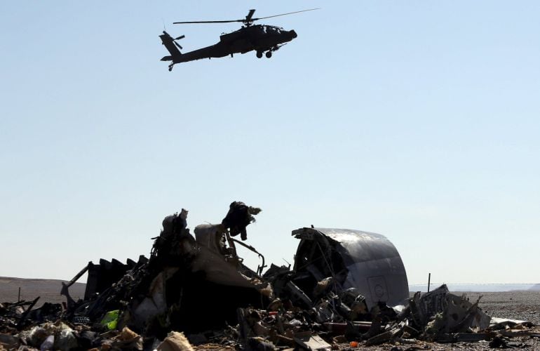 Restos del avión civil ruso siniestrado en Egipto.