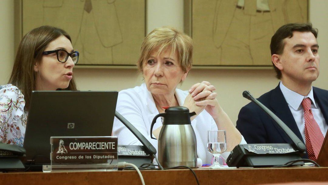 Celia Villalobos, presidiendo la Comisión del Pacto de Toledo