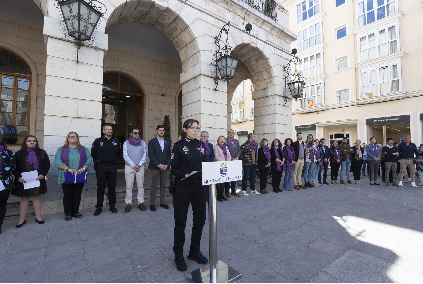 Ángeles Miñana de la Unidad de Violencia de Género de la Policía Local, ha sido la encargada de leer el manifiesto en Gandia.