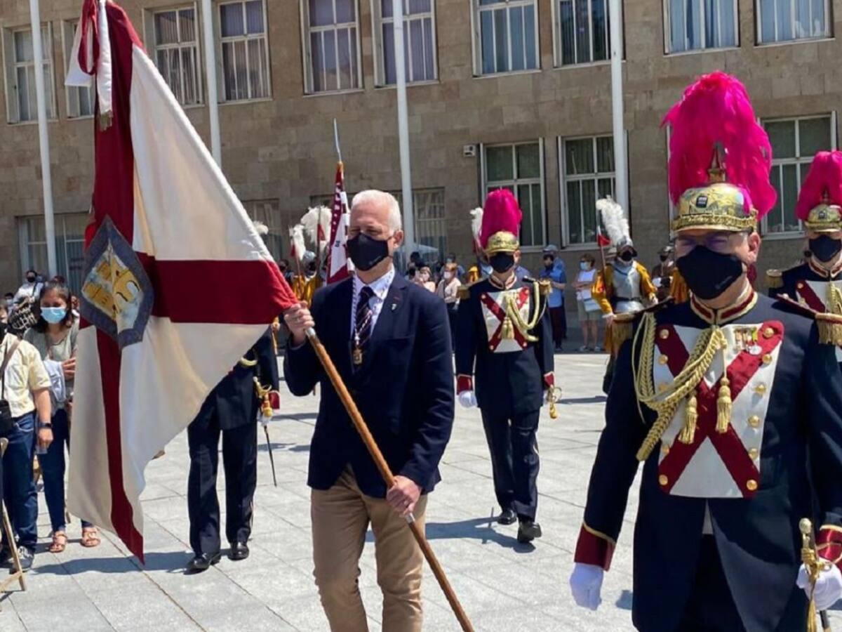 V Centenario con banderazo simbólico
