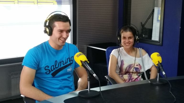 Carrillo junto a su pareja, durante la entrevista realizada en Radio León