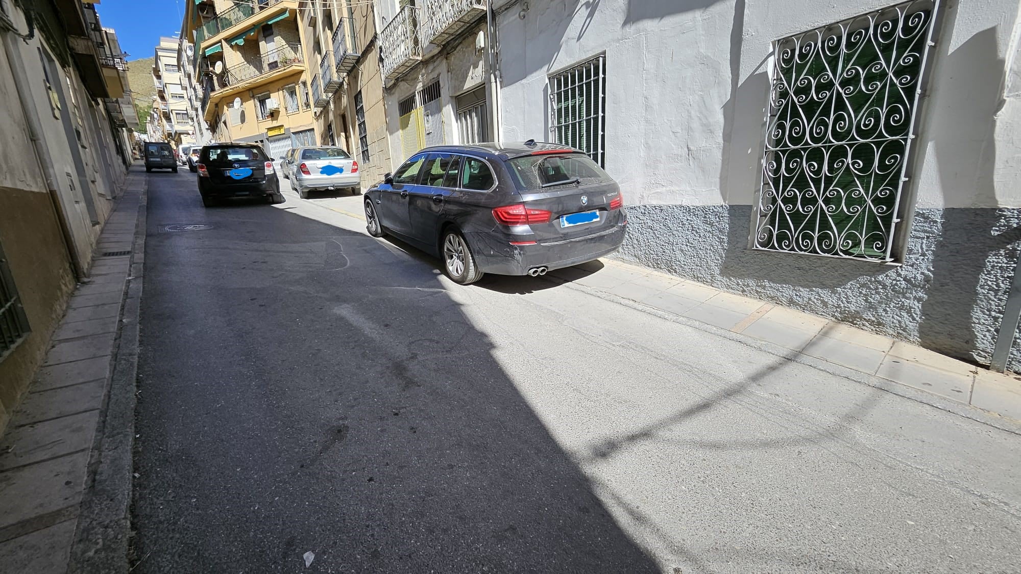 Aparcamientos en la calle Colón