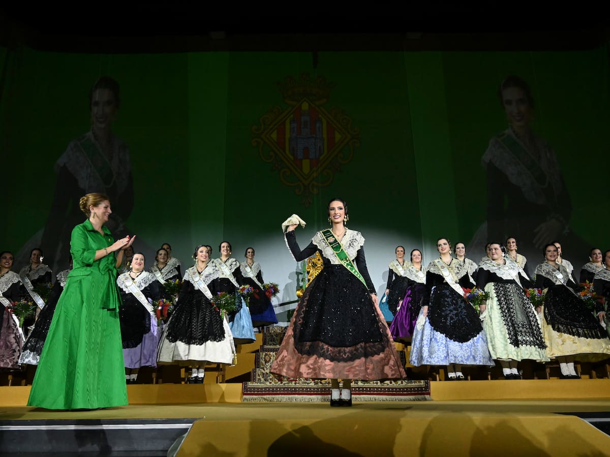El Palau de la Festa brilla con la Galanía de la Reina de las Fiestas de la Magdalena