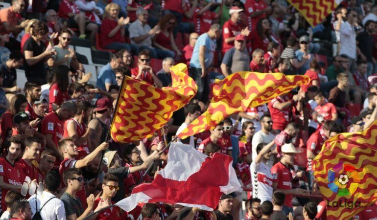 Aficionats del Nàstic durant el darrer partit contra Osasuna.