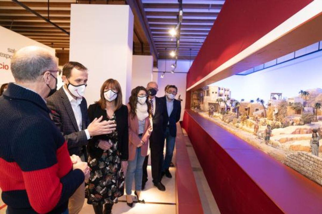 El presidente de la Diputación visita el Belén Monumental
